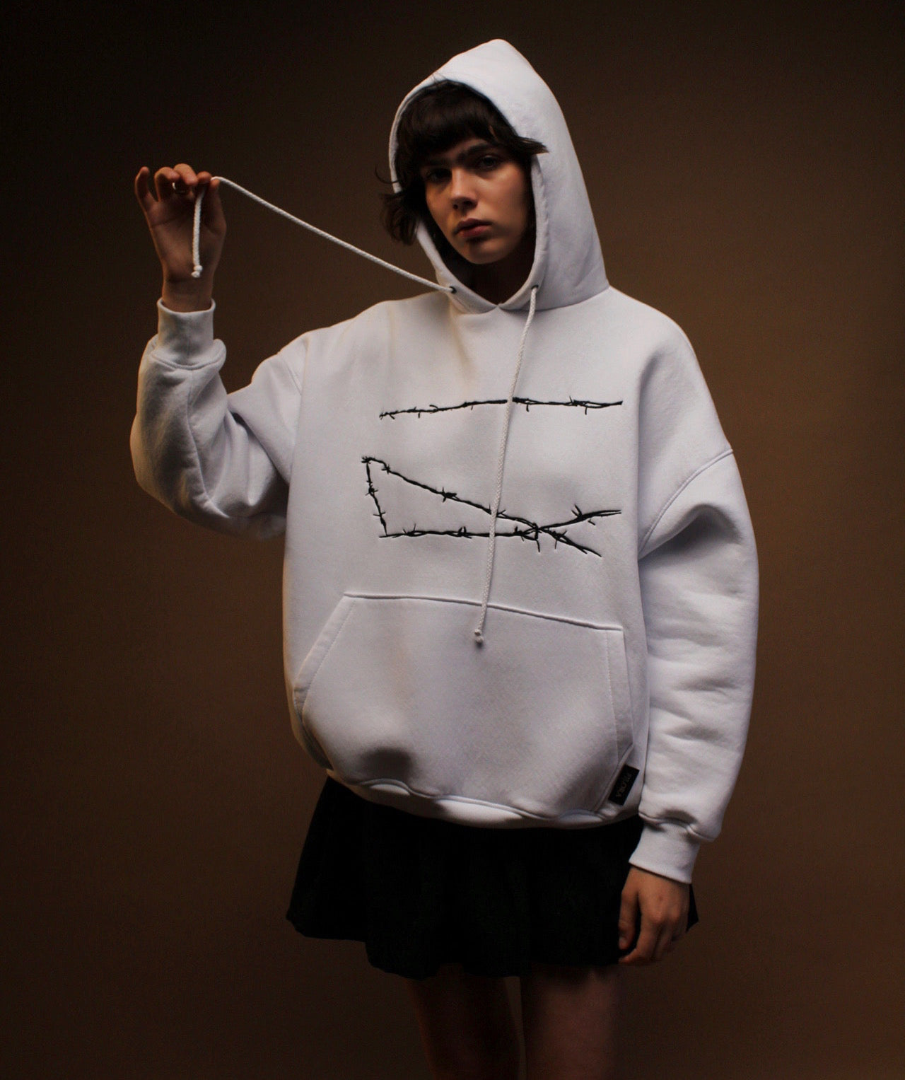 WHITE HOODIE BARBED WIRE