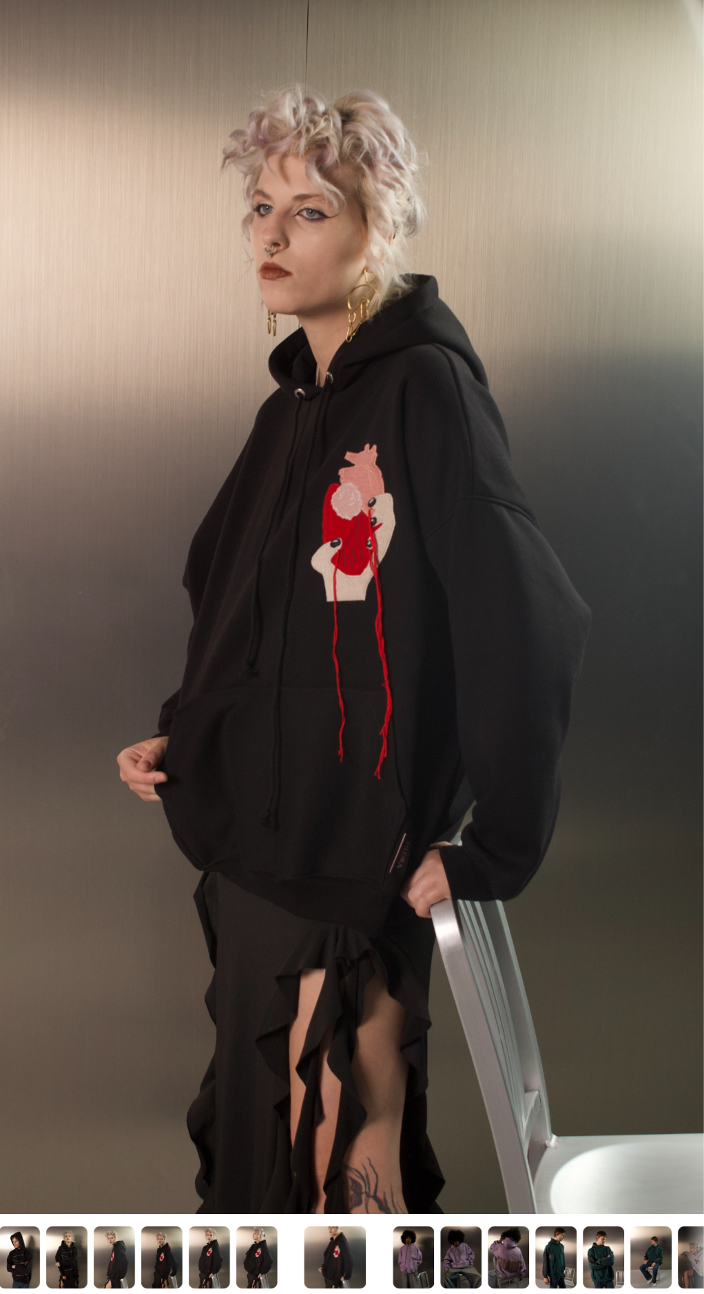 BLACK HOODIE WITH FABRIC APPLIQUÉ